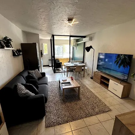 Joli T2 Centre Port Avec Wifi Agde